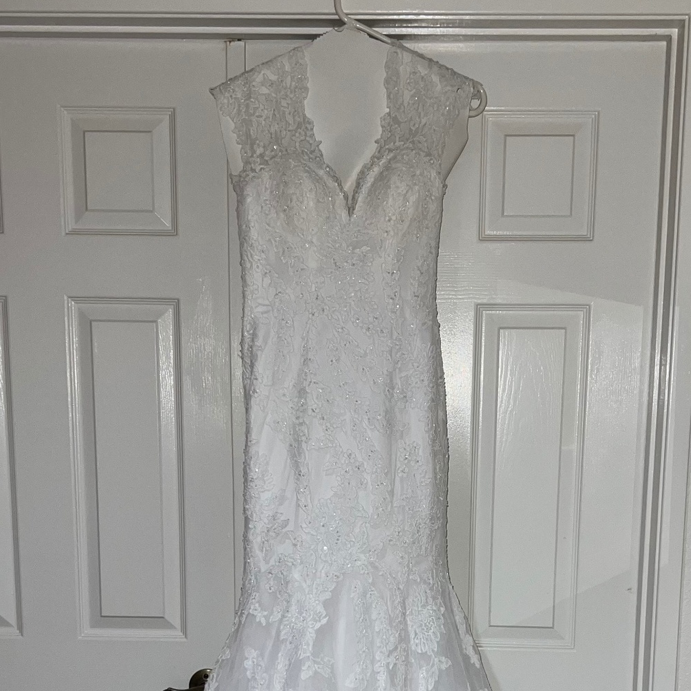 Allure wedding gown style 8923 used size 2